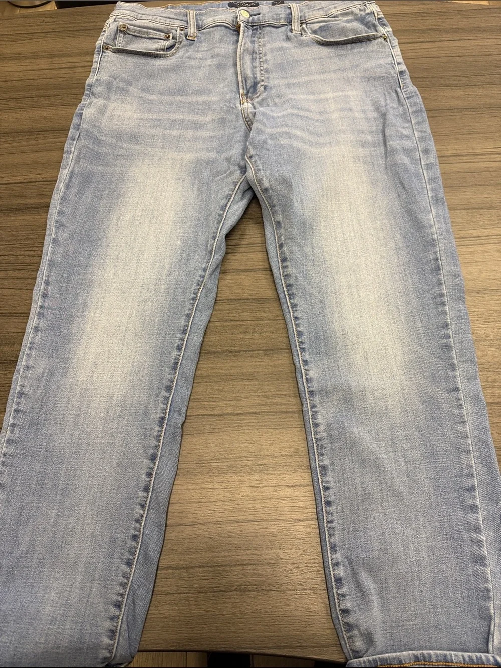 Lucky Brand Men's Light Wash Straight Jeans